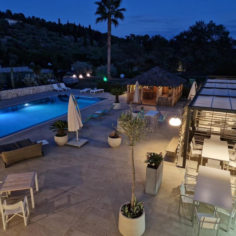 Luxury Zen - Chambre Lit King-Size - Vue sur Piscine - 11