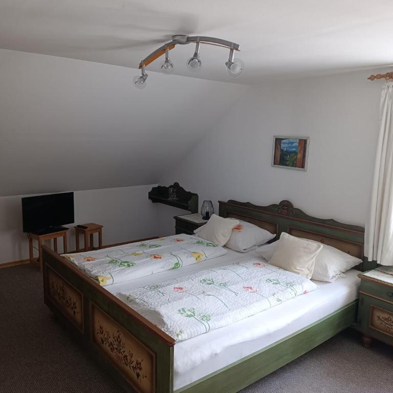 Gästehaus Ferienglück Grainau - Doppelzimmer mit eigenem Bad - 3