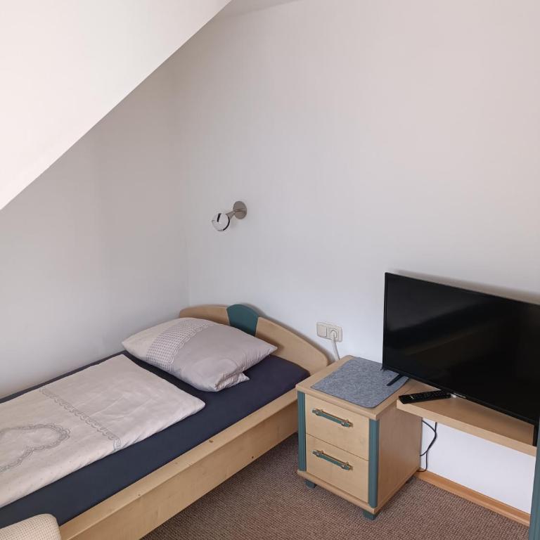 Gästehaus Ferienglück Grainau - Einzelzimmer mit Bergblick - 3