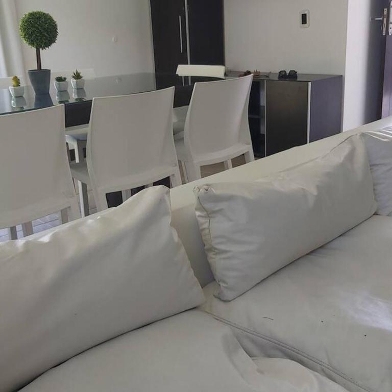 Departamento a 20 metros del mar y 1 cuadra centro. - Apartamento de 2 dormitorios - 6