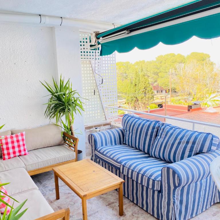 BBQ - POOL - Costa Apartments - One-Bedroom Apartment - 4