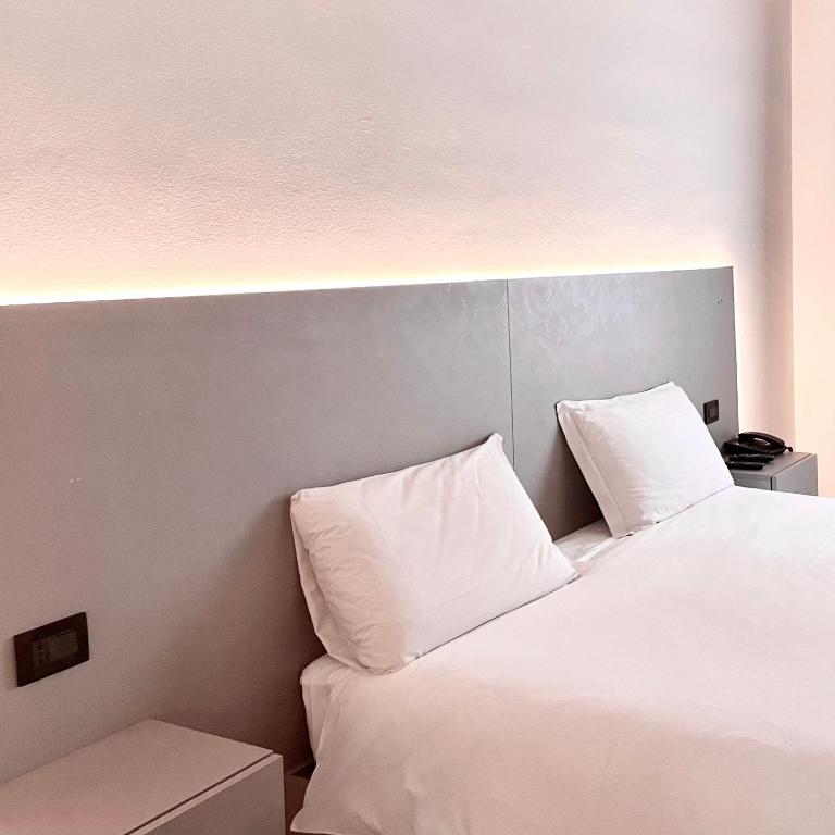 Hotel Leonardo - Camera Matrimoniale Superior - 7