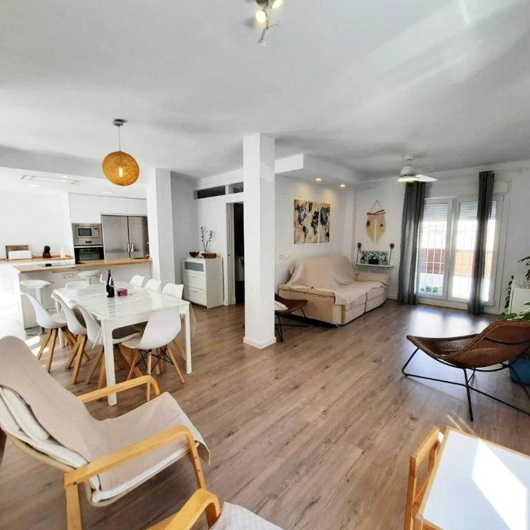 CASA DE DISEÑO EN LA PLAYA. - Casa de 5 dormitorios - 7