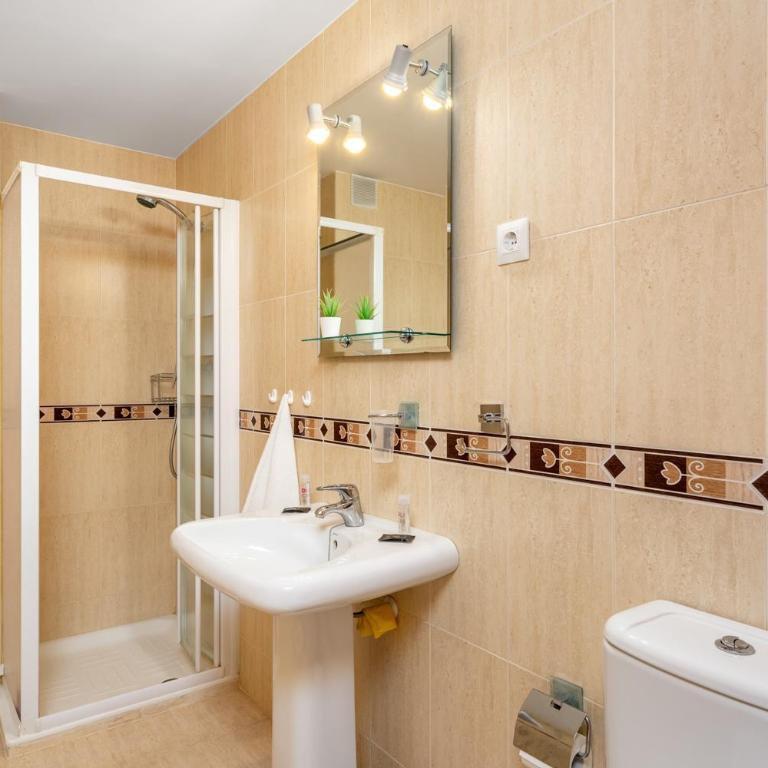 Seaview apt in Fuengirola by Costarentals - Ref 67 - Apartamento de 2 dormitorios - 20