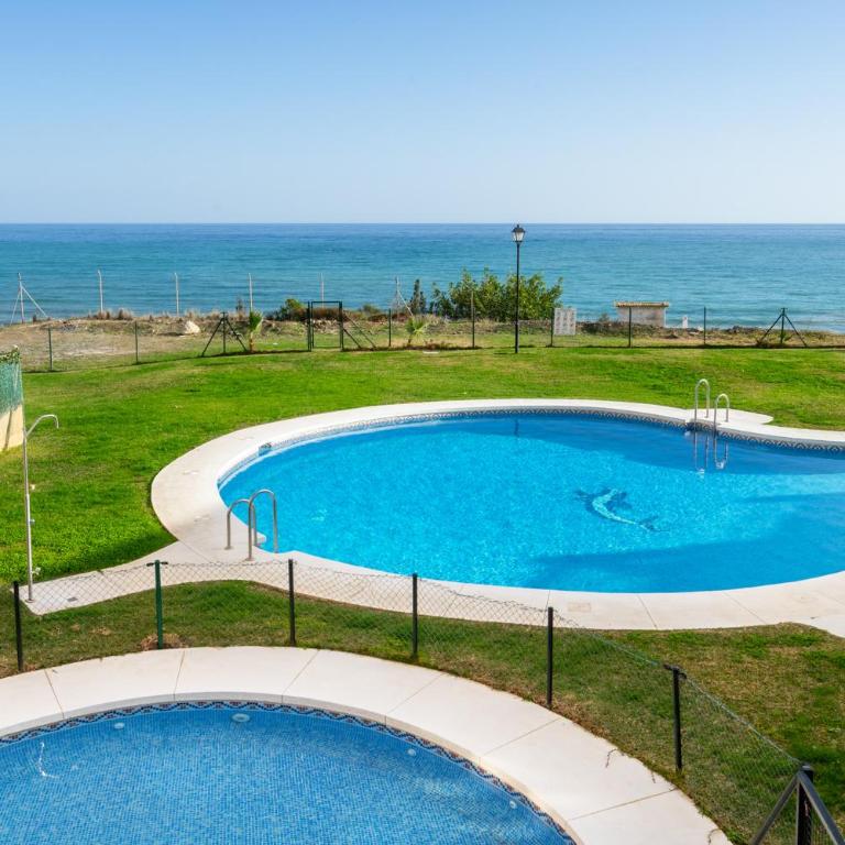 Seaview apt in Fuengirola by Costarentals - Ref 67 - Apartamento de 2 dormitorios - 3