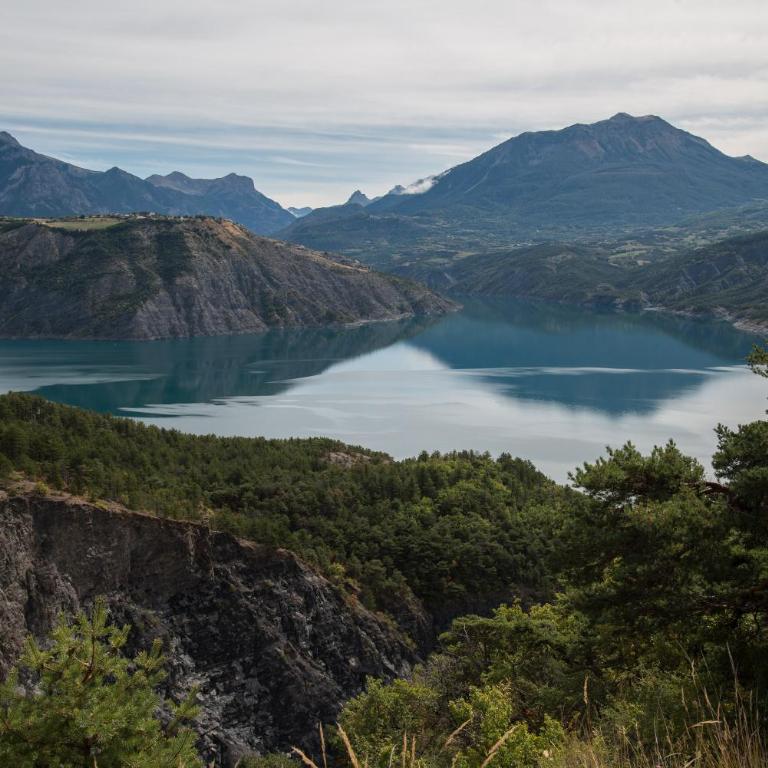 Vue imprenable sur Lac de Serre-Ponçon à Chorges : appt prestige 8 pers - Three-Bedroom Apartment - 7