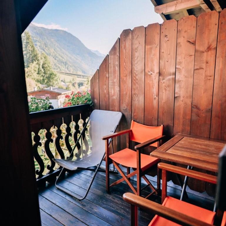 Chalet-hôtel Gai Soleil - Chambre Double ou Lits Jumeaux Deluxe avec Balcon - 14