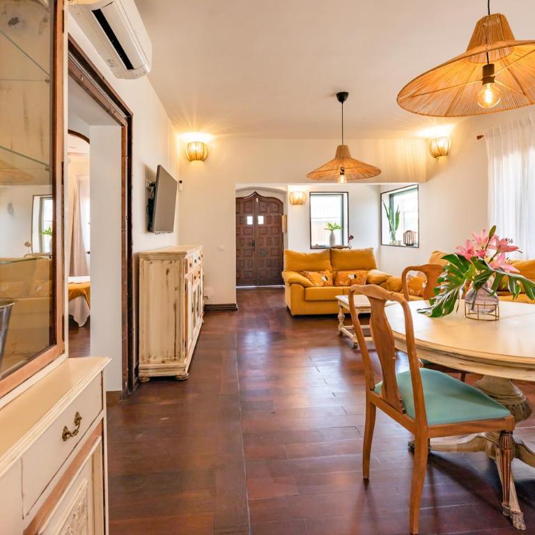 Villa Bay Beachfront Corralejo By Holidays Home - Three-Bedroom Villa - 12
