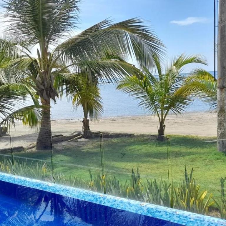 Casa frente al mar con piscina - Three-Bedroom House - 22