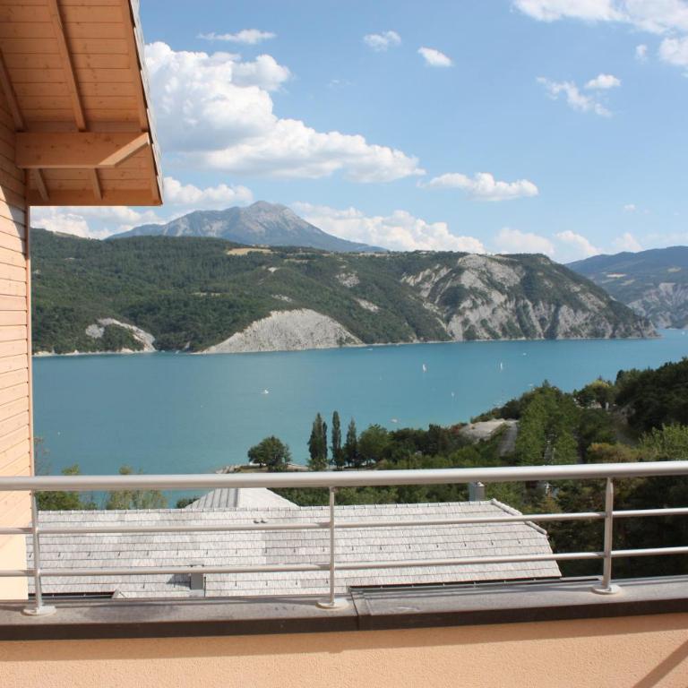 Vue imprenable sur Lac de Serre-Ponçon à Chorges : appt prestige 8 pers - Three-Bedroom Apartment - 26
