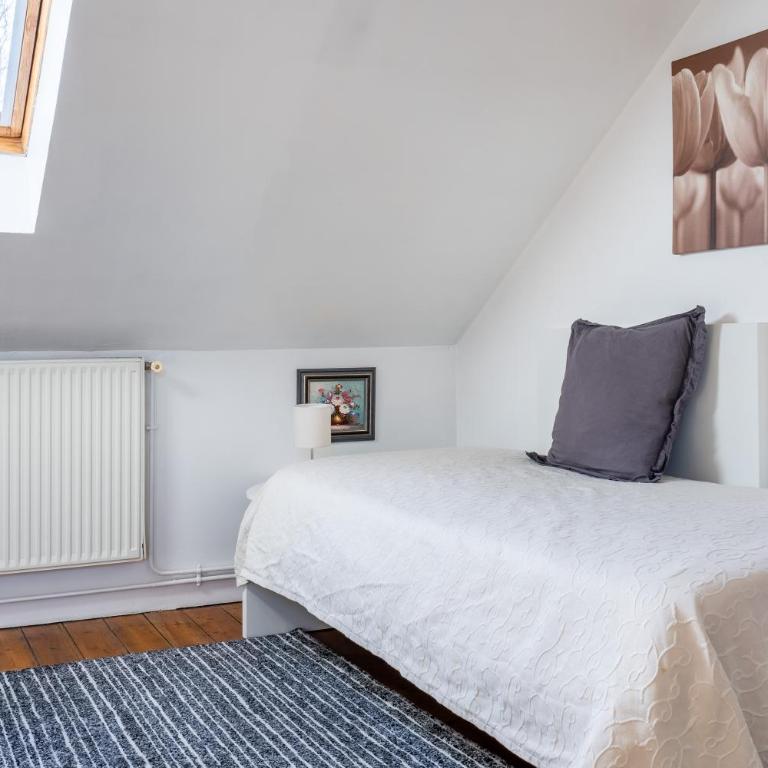 Maison Famille-Confort-Terrasse Jardin-Vue Cathédrale - Three-Bedroom House - 23