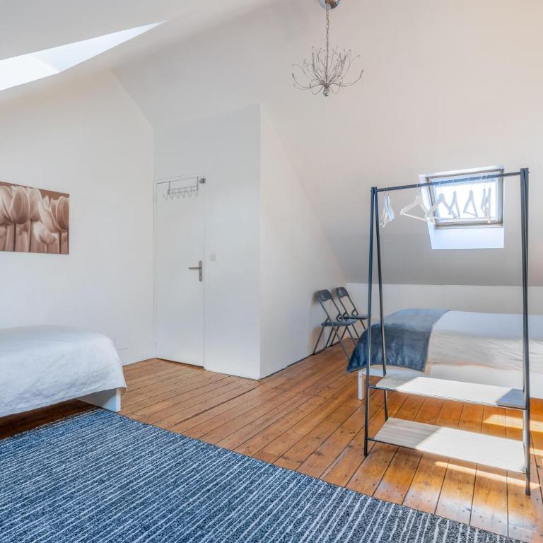 Maison Famille-Confort-Terrasse Jardin-Vue Cathédrale - Three-Bedroom House - 22