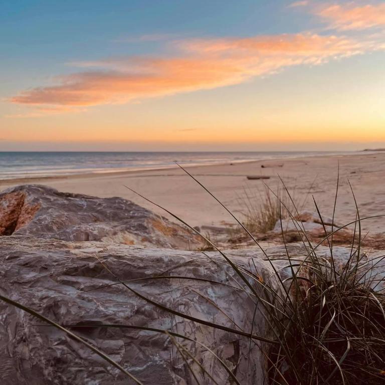 Résidence Le SUNSET Marseillan-plage, entre mer, canal du midi et lagune de Thau, étape vélo, famille, couple, VRP, toutou admis, jardin, parking privé gratuit, vélos, Clim, WIFI fibre gratuite, commodités, plage et piste cyclable à proximité - Apartamento de 2 dormitorios - 40
