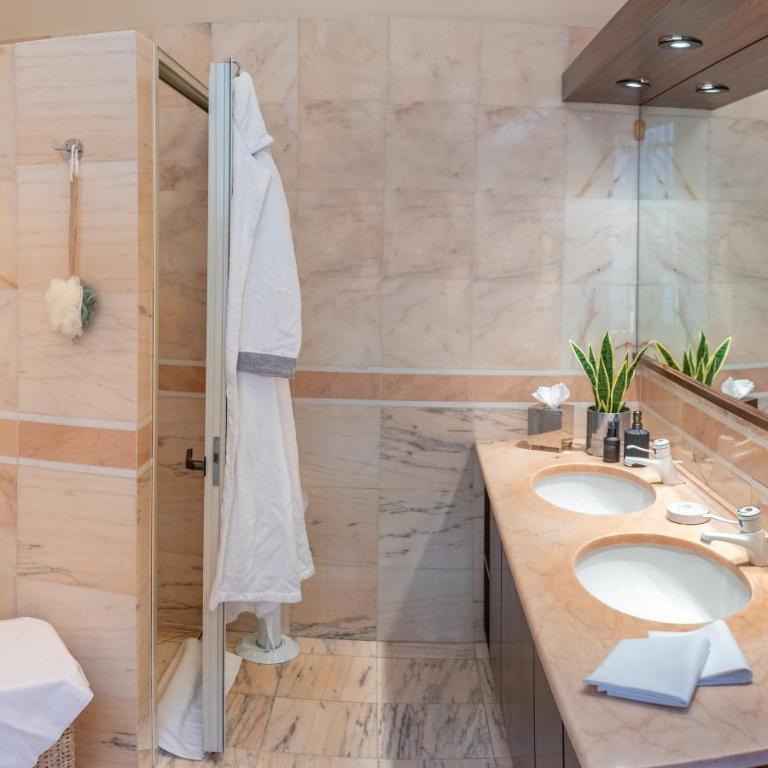 Dimora Leone - Three-Bedroom Apartment - 7