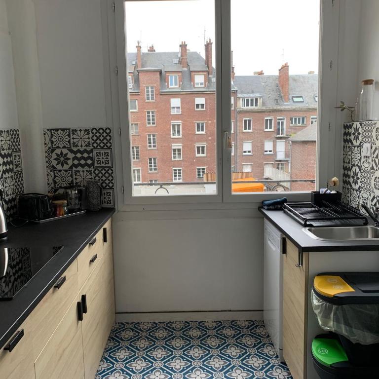 Vue exceptionnelle sur la place Gambetta Plein centre cafés restos idéal séjour pro ou en famille - Apartamento de 2 dormitorios - 18