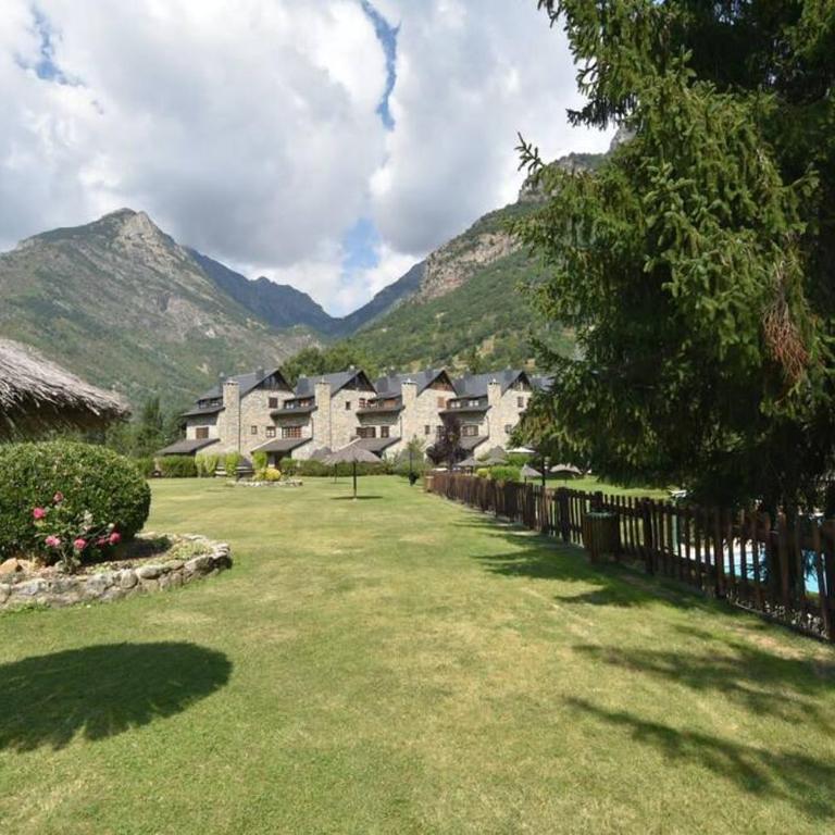 Acogedor apartamento de montaña con jardín y piscina - VU-HUESCA-23-182 - Apartamento de 2 dormitorios con vistas a la montaña - 3