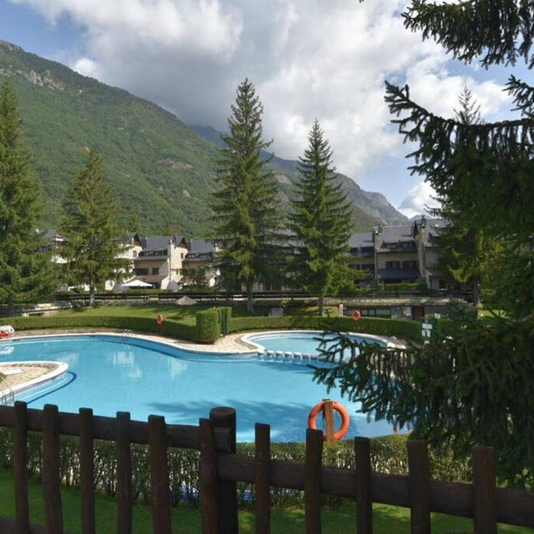 Acogedor apartamento de montaña con jardín y piscina - VU-HUESCA-23-182 - Apartamento de 2 dormitorios con vistas a la montaña - 1