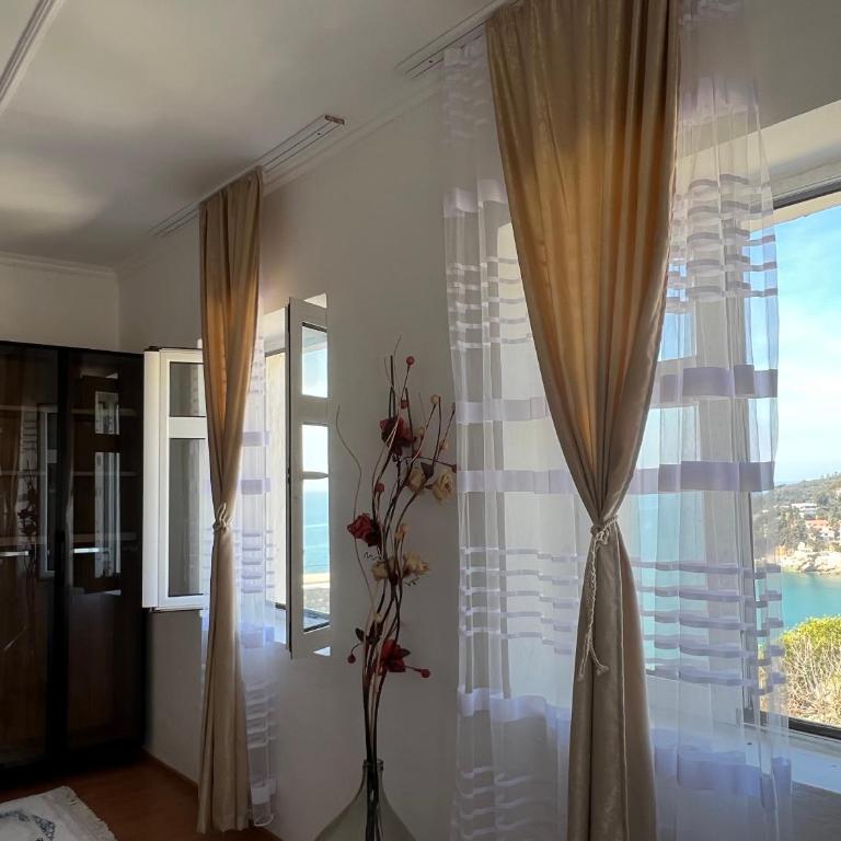 Guesthouse Maritimo - Family Room with Sea View - 1