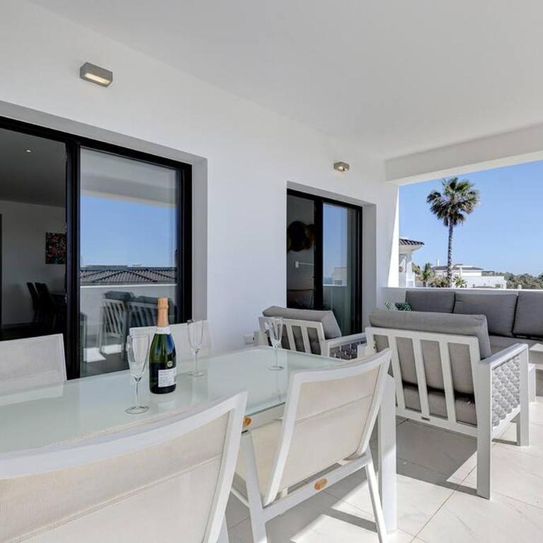 2 Bed Apartment at Estepona Hills with great Sea Views! - Apartamento de 2 dormitorios - 28