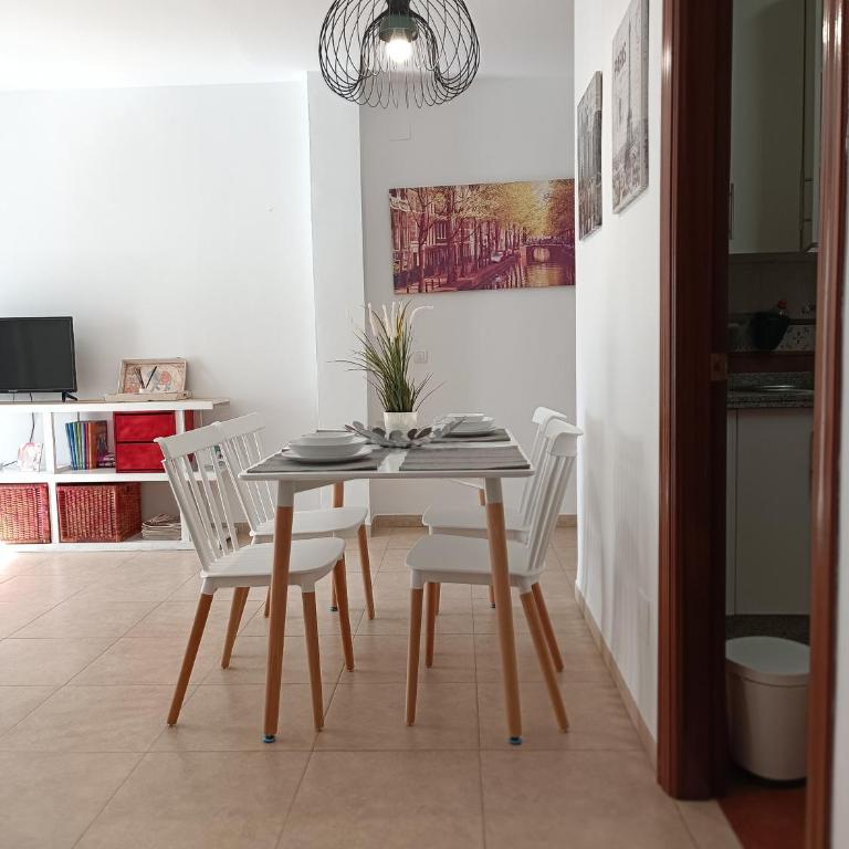 Centro Histórico de Málaga - Apartment with Balcony - 4