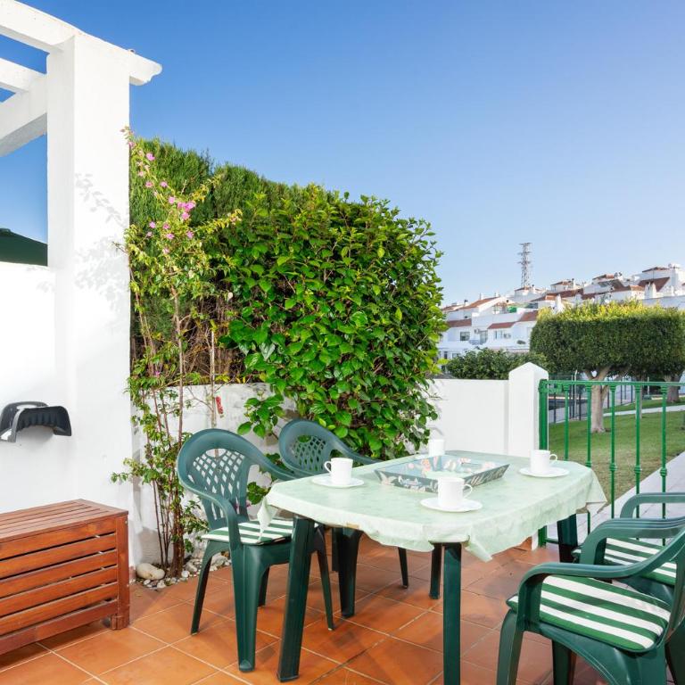 Miramar sunny patio in Fuengirola by Costarentals - Ref 79 - Two-Bedroom Apartment - 3