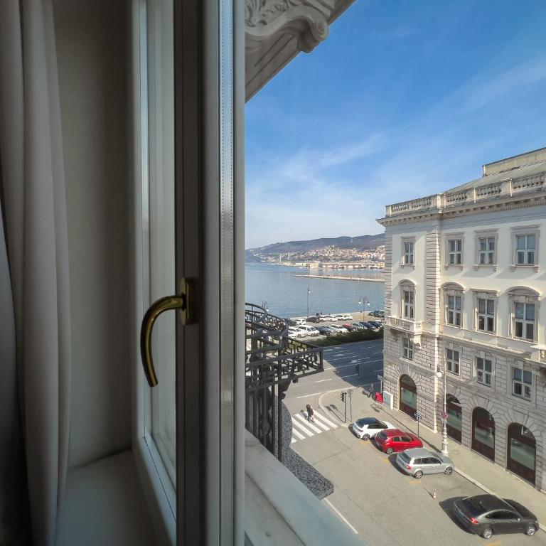 Trieste Luca's Home - Appartamento con 1 Camera da Letto - 1