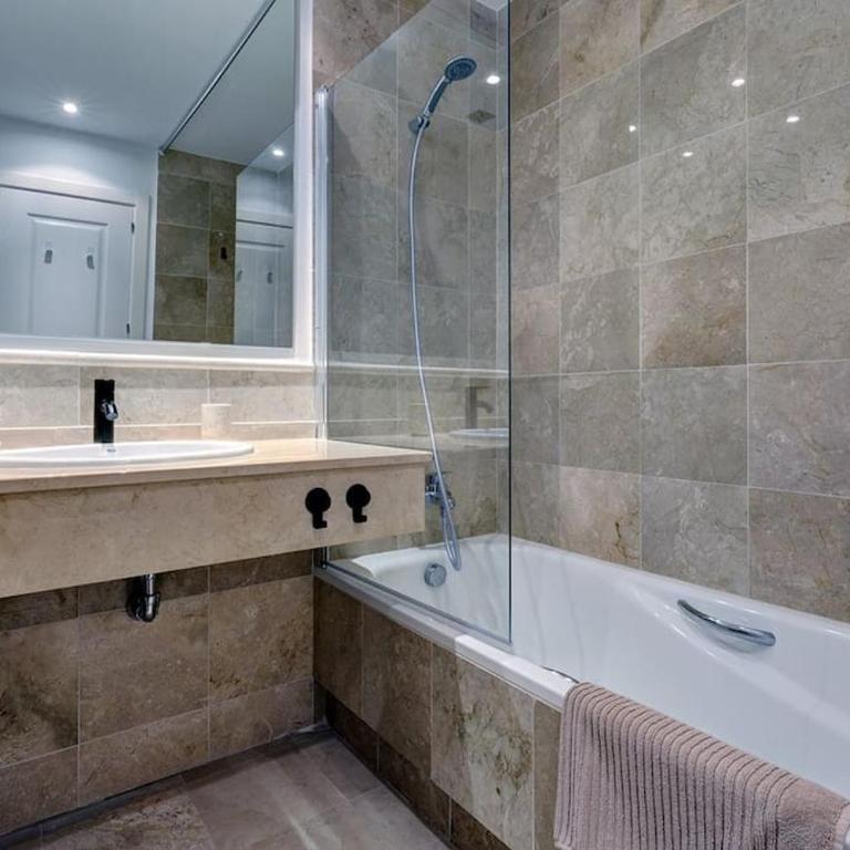 Stylish apartment in Aloha Royal - Two-Bedroom Apartment - 27