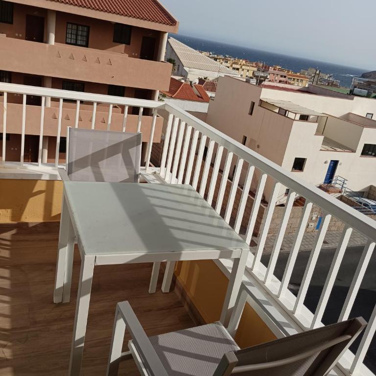 Fantástico piso con piscina y balcón en el Medano - Apartamento de 3 dormitorios - 18