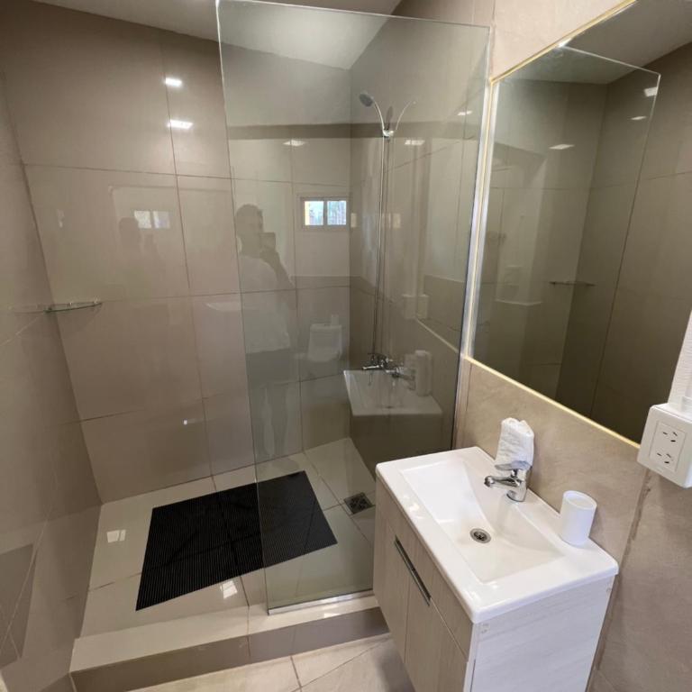 URBANA PREMIUM SUITES Apartamentos de Categoría Parking Privado - Seguridad - Sanatorio Allende - Hospital Privado - Estadio Kempes - Universidad Siglo 21 - Complejo Ferial Córdoba - Quorum - Aeropuerto Internacional Taravella - Apartamento - Planta baja - 7
