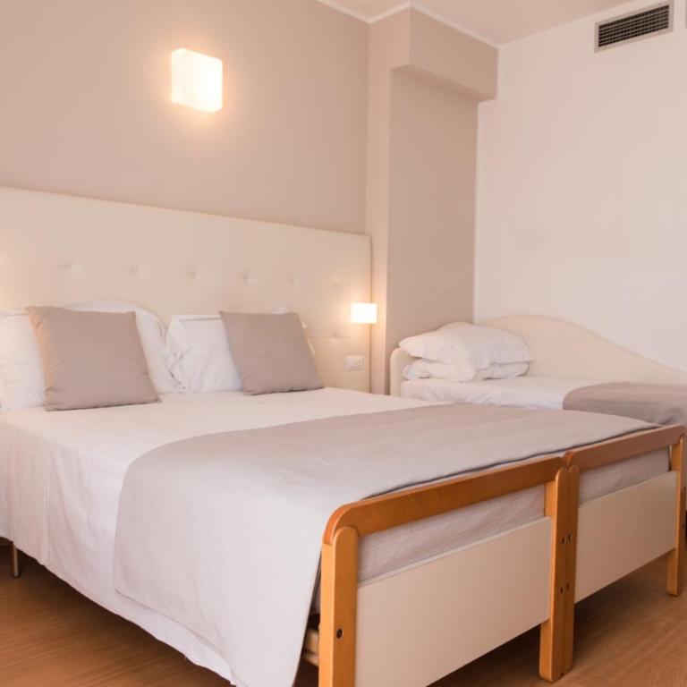 Hotel Ardea - Camera Tripla - 5