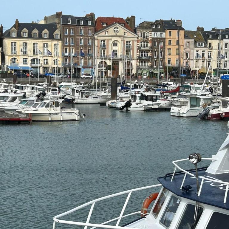 Grand appartement, 3 chambres, centre de Dieppe - Appartement 3 Chambres - 16
