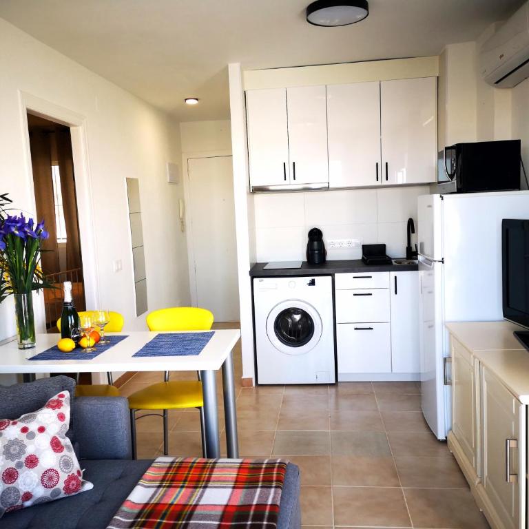 Sunny apartment with 2 terraces - Apartamento de 1 dormitorio - 8