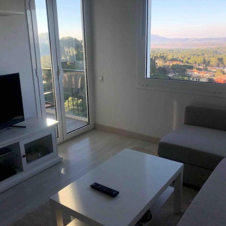 NUEVO. Reformado con vistas panorámicas y piscina - Apartamento de 2 dormitorios - 8