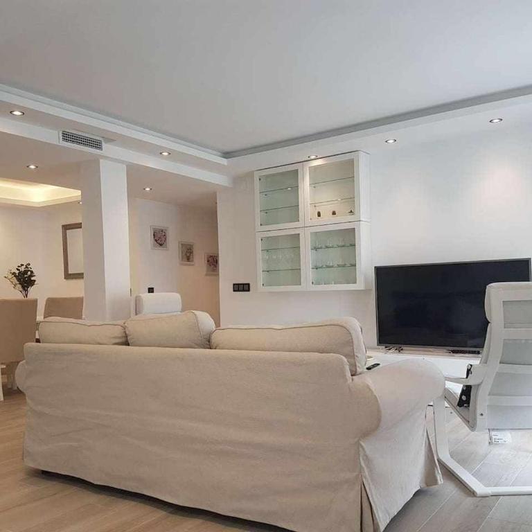 Pepe’s Home - Torremolinos Centro - Parking - Three-Bedroom Apartment - 3