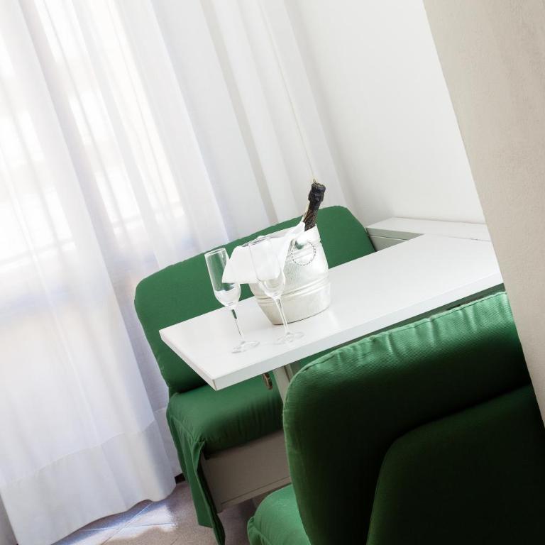 Hotel Desiree - Deluxe Doppelzimmer - 6