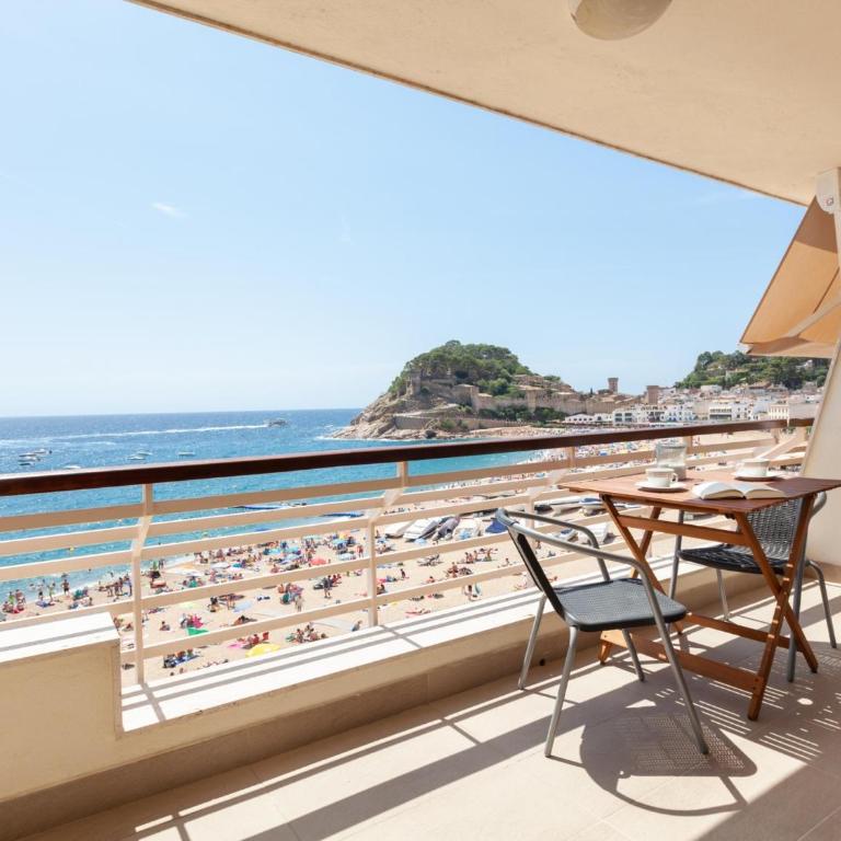 LETS HOLIDAYS APARTMENT SEA VIEWS on the BEACH - Apartamento - 4