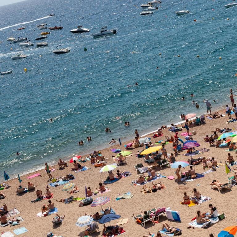 LETS HOLIDAYS APARTMENT SEA VIEWS on the BEACH - Apartamento - 10