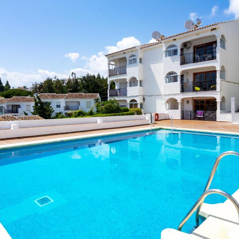 Lovely Apt with Pool by Costarentals - Ref 07 - Apartamento de 2 dormitorios - 3