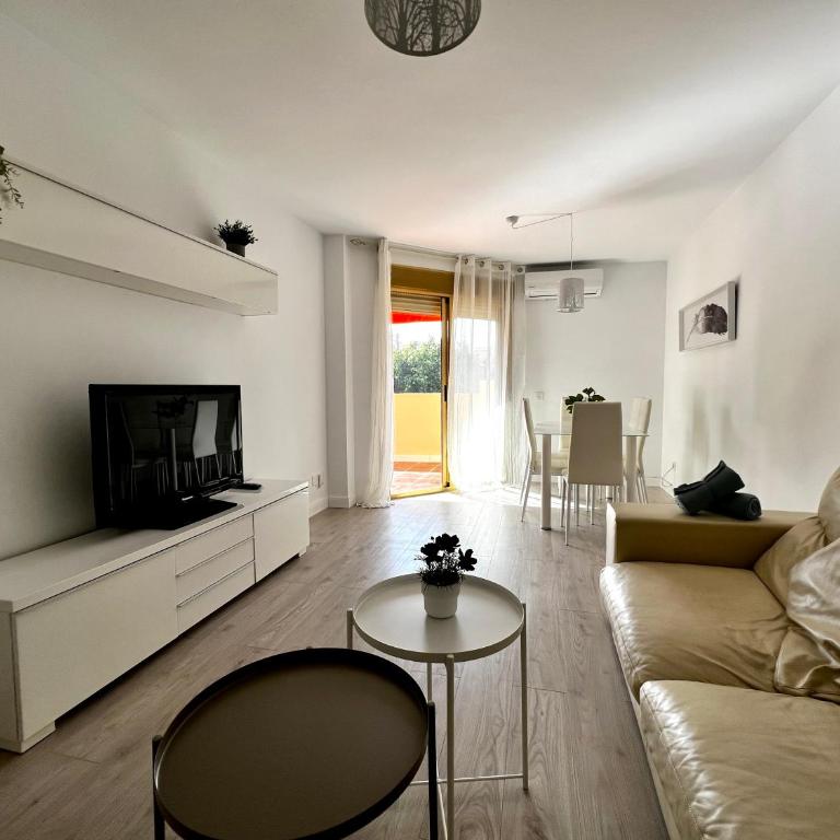 Apartamento con encanto en playa - Three-Bedroom Apartment - 5