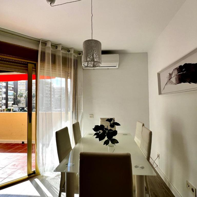 Apartamento con encanto en playa - Three-Bedroom Apartment - 10