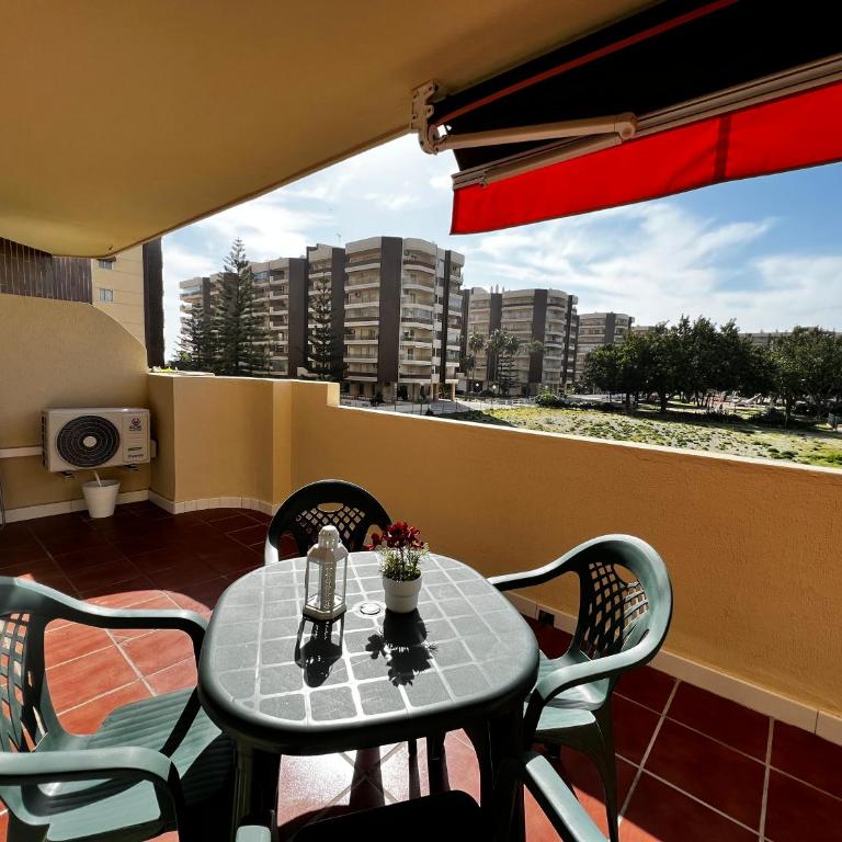 Apartamento con encanto en playa - Three-Bedroom Apartment - 13