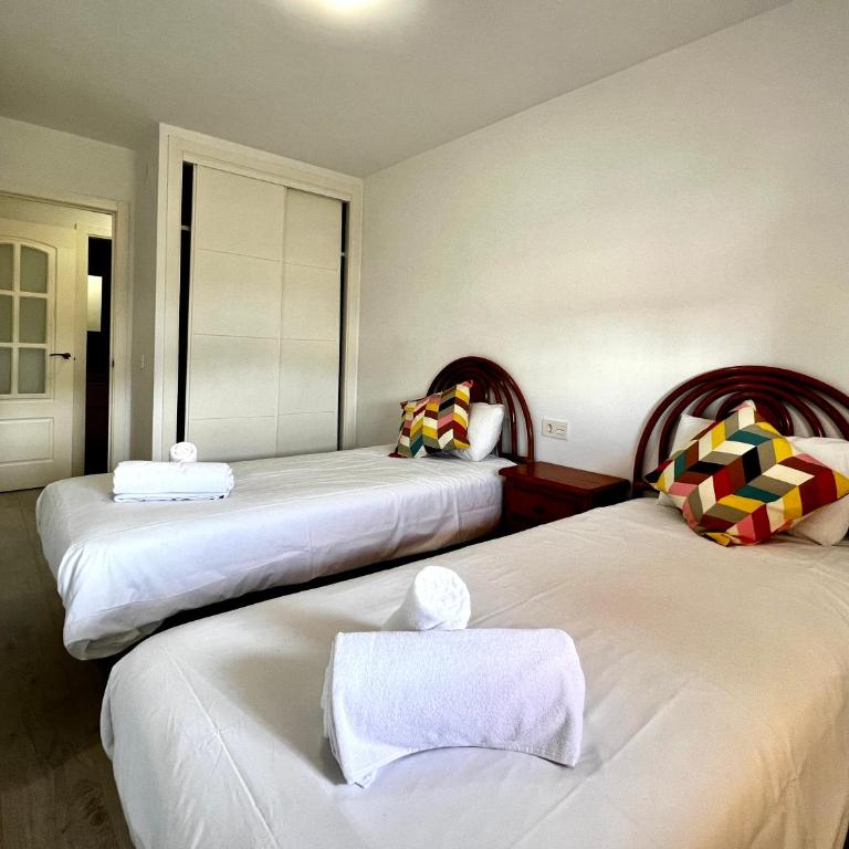 Apartamento con encanto en playa - Three-Bedroom Apartment - 26