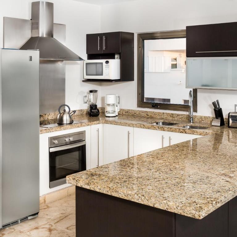 Paseo Luxury Suites - Two-Bedroom Apartment - 13