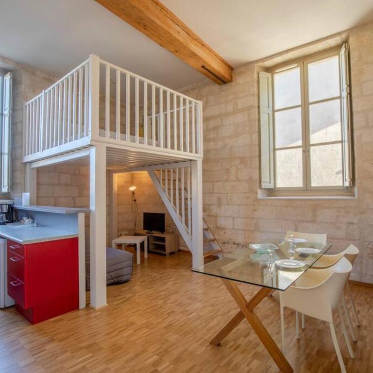 Yani - Grand studio intra-muros cadre exceptionnel - One-Bedroom Apartment - 1