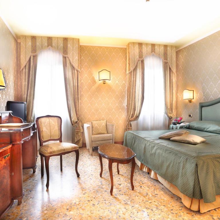 Hotel Colombina - Camera Matrimoniale Deluxe con Vista Canale - 1