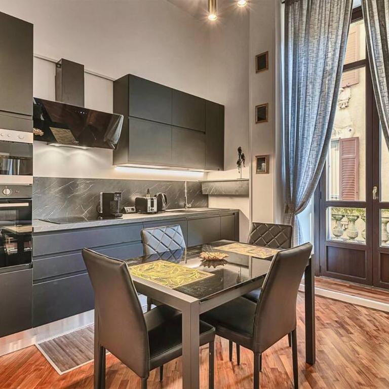 Luxury suite Como - One-Bedroom Apartment - 8