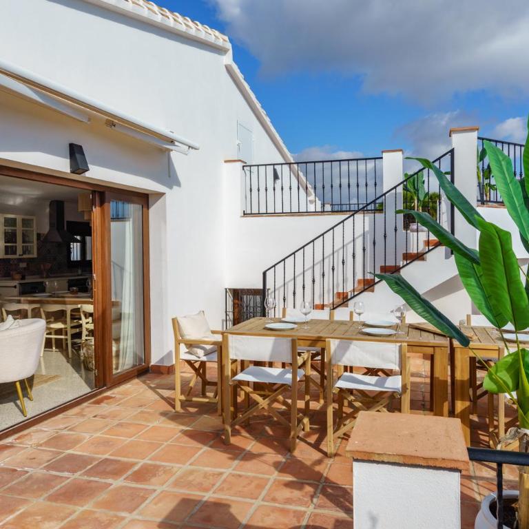 Luxury villa with pool by Costarentals - Ref 53 - Villa de 6 dormitorios - 4
