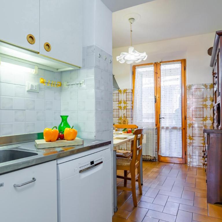 GuestHost - Pisa Airport Comfy Apartment - Private Parking - Two-Bedroom Apartment - 9