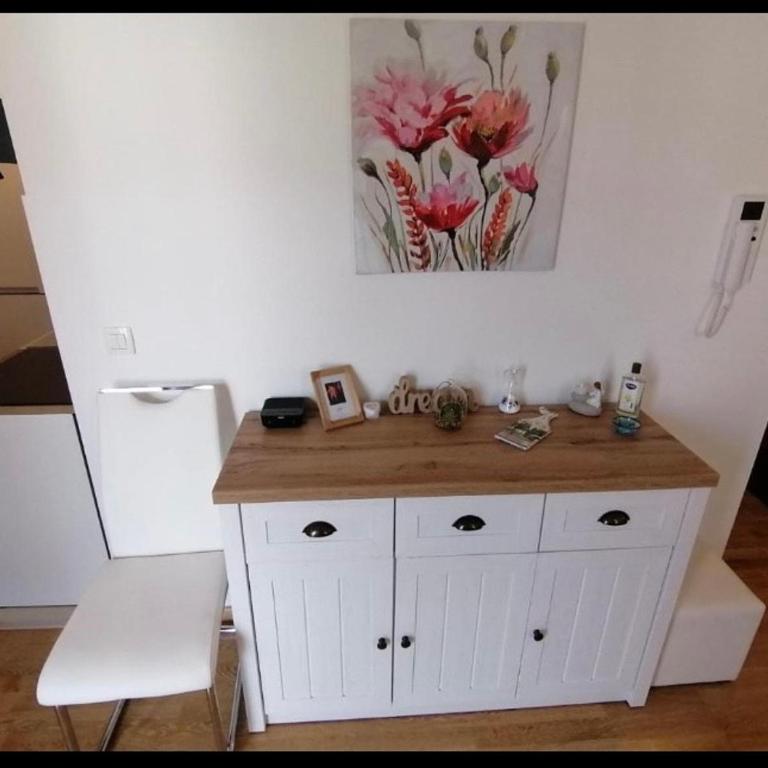 Miramar Suite2 - One-Bedroom Apartment - 15
