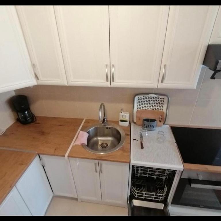 Miramar Suite2 - One-Bedroom Apartment - 6